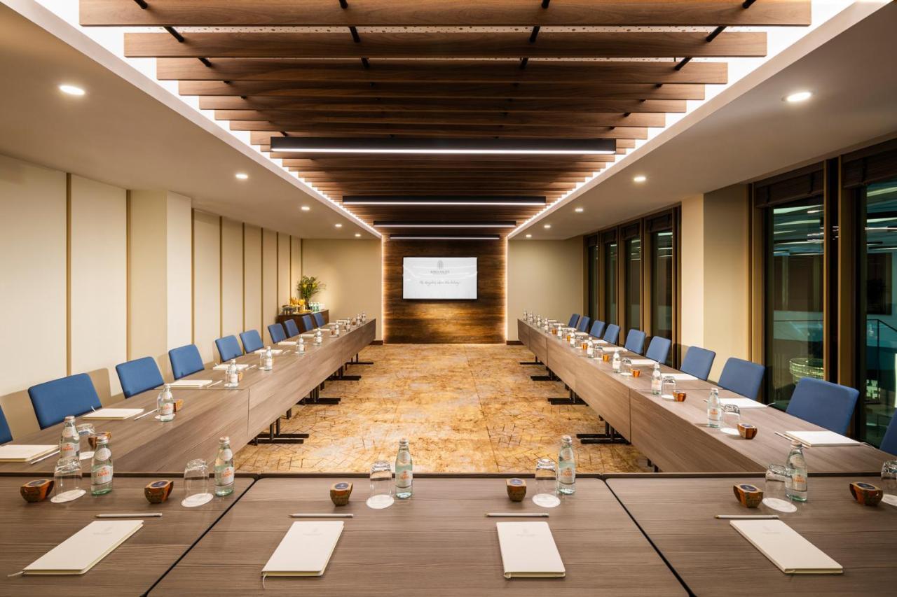 Kings' Valley Medical & Spa Hotel Kazanlŭk Esterno foto Meeting room at the hotel