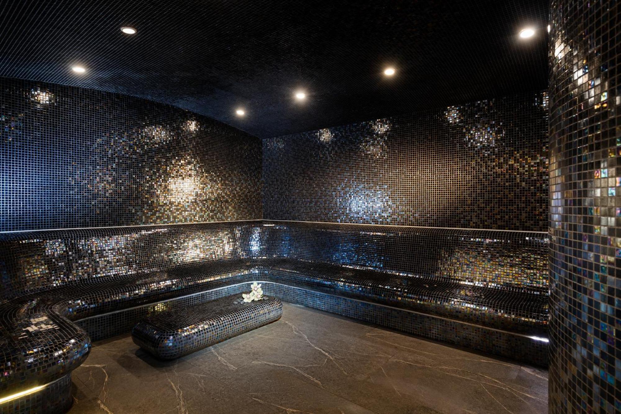 Kings' Valley Medical & Spa Hotel Kazanlŭk Esterno foto The interior of the spa