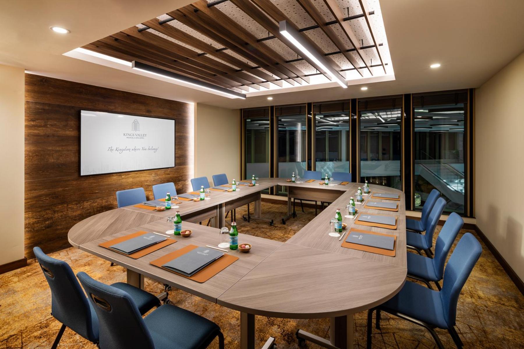 Kings' Valley Medical & Spa Hotel Kazanlŭk Esterno foto Meeting room at the hotel
